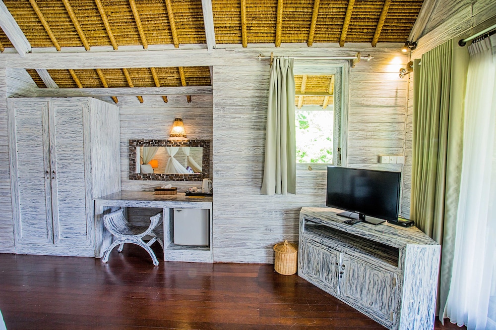 Lembongan Bay Shore Huts 40/71