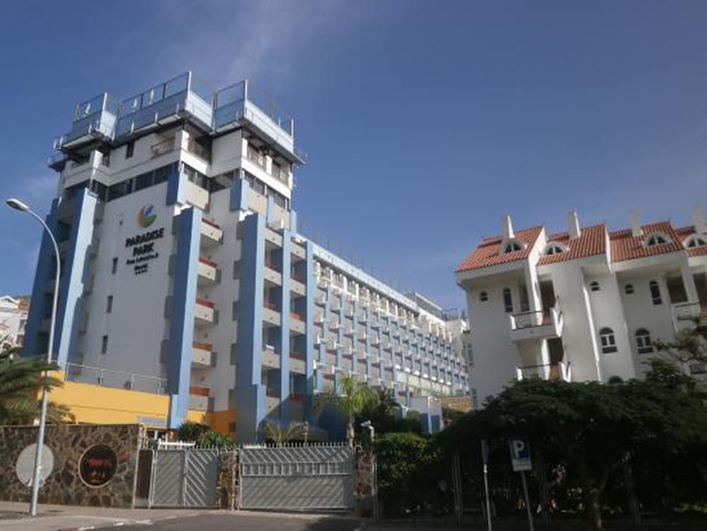 Paradise Park Fun Lifestyle Hotel 2/72