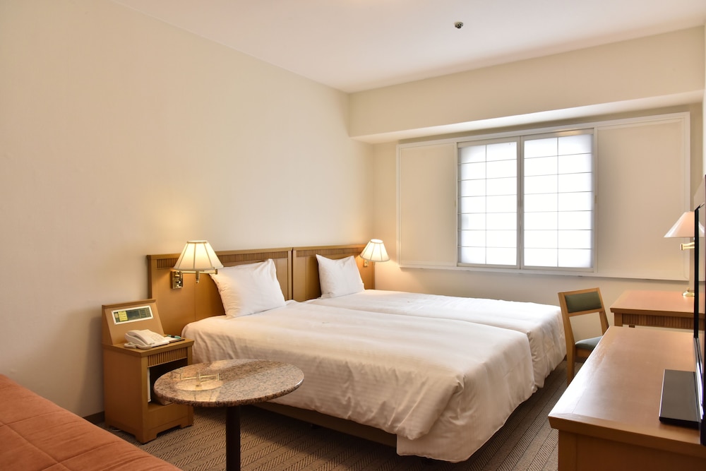 Pacific Hotel Okinawa 20/72