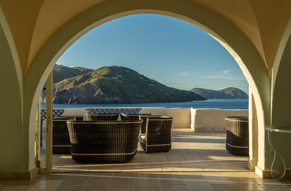 Therasia Resort Sea And Spa 7/100