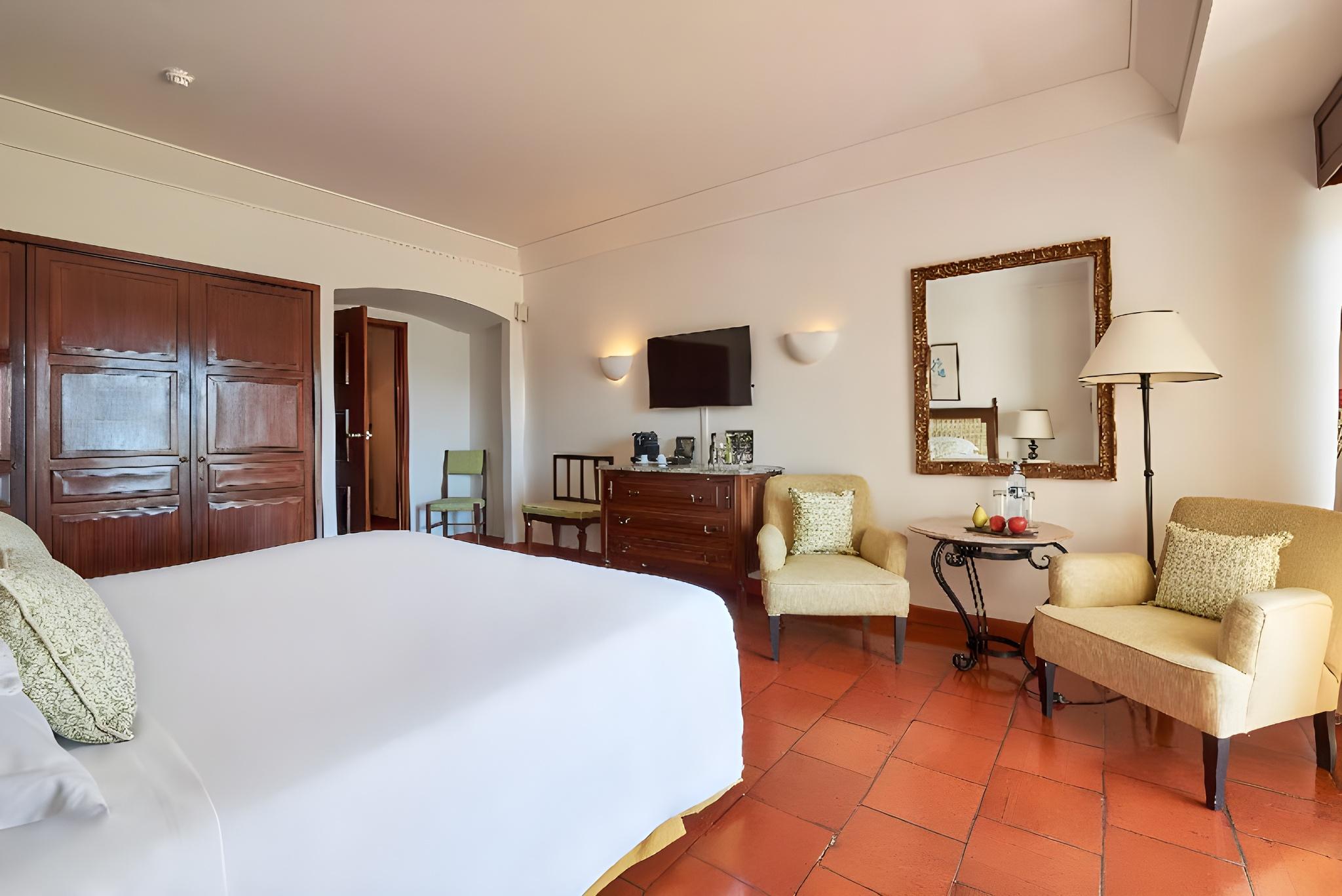 Classic, Double or Twin Bed, Golf or Sea View