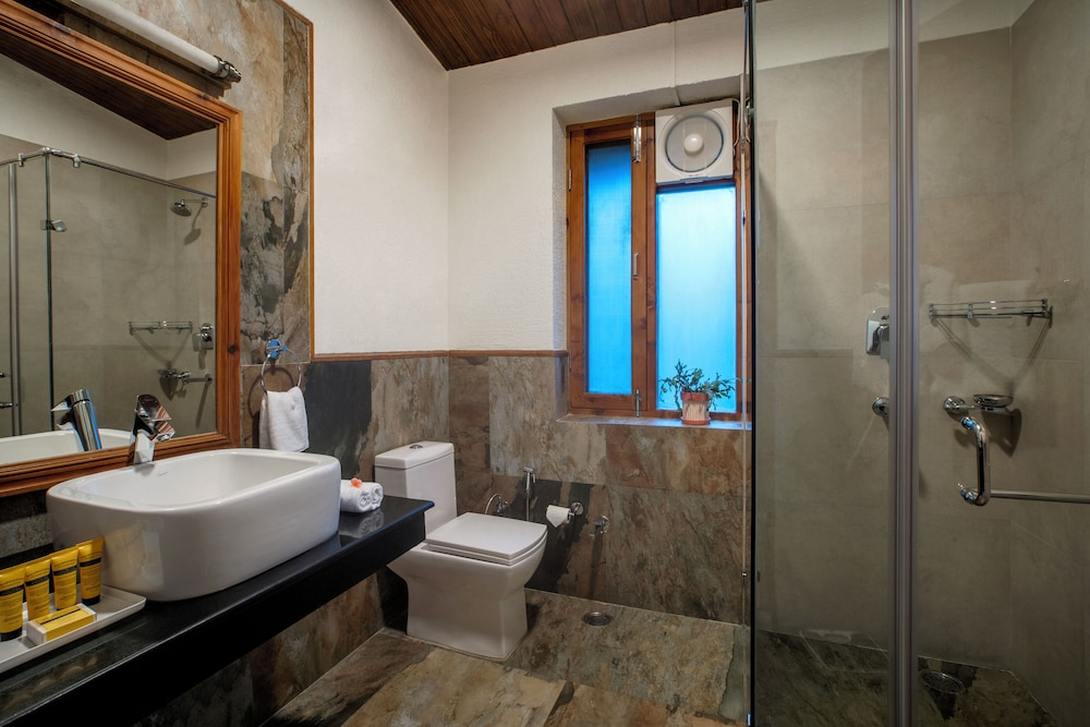 Larisa Resort Manali 112/114