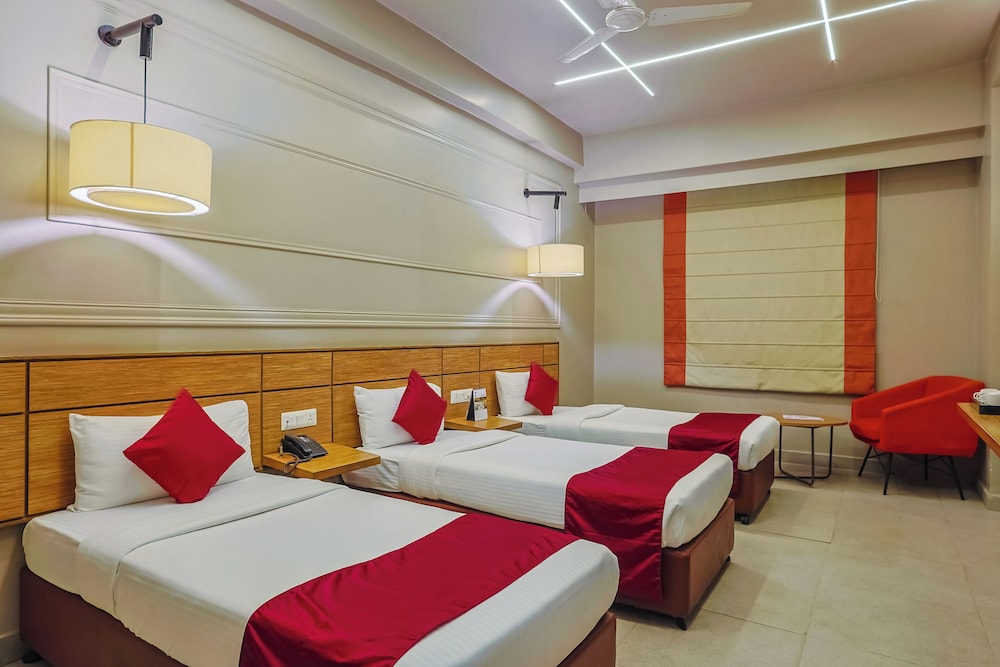 Max Hotel Prayagraj 17/48