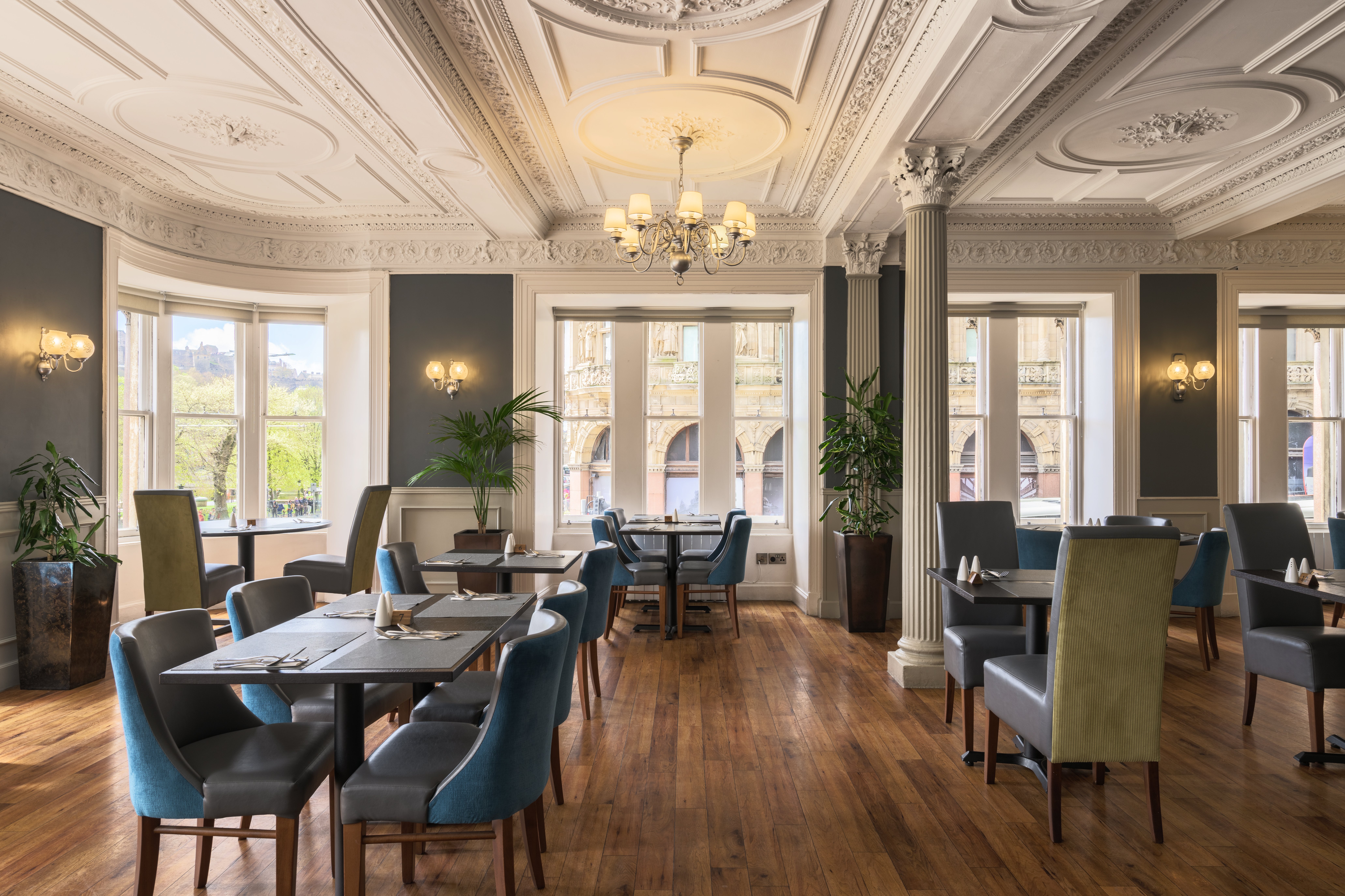 Old Waverley Hotel 40/47