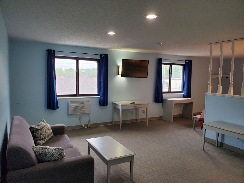 Coastal Inn & Suites Wilmington NC (ex Super 8 Wilmington) 23/27