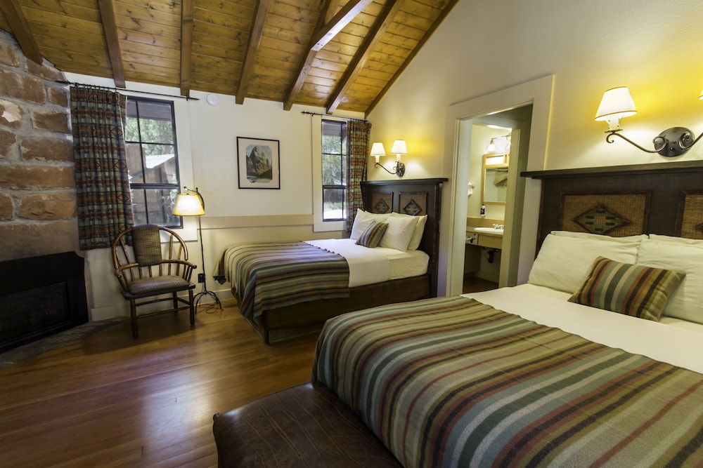 Zion Lodge Inside The Park 8/41