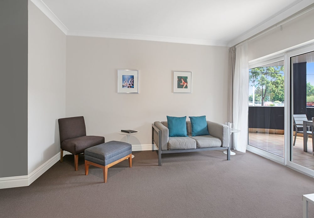 Sydney Airport Suites 35/50