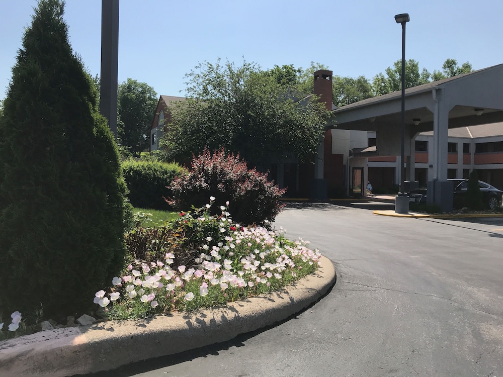 SureStay by Best Western Kansas City Country Inn North 7/46