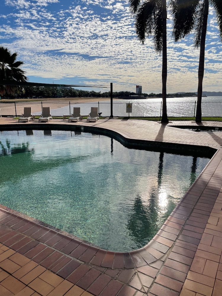 MARINERS NORTH HOLIDAY APARTMENTS 39/77