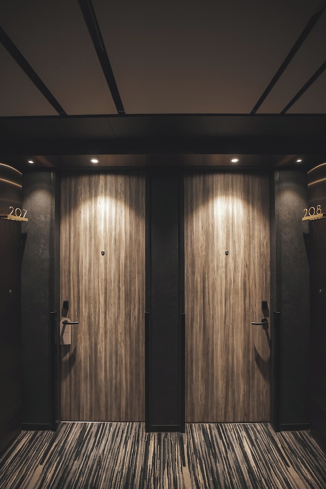 Page 148 Hotel 42/65
