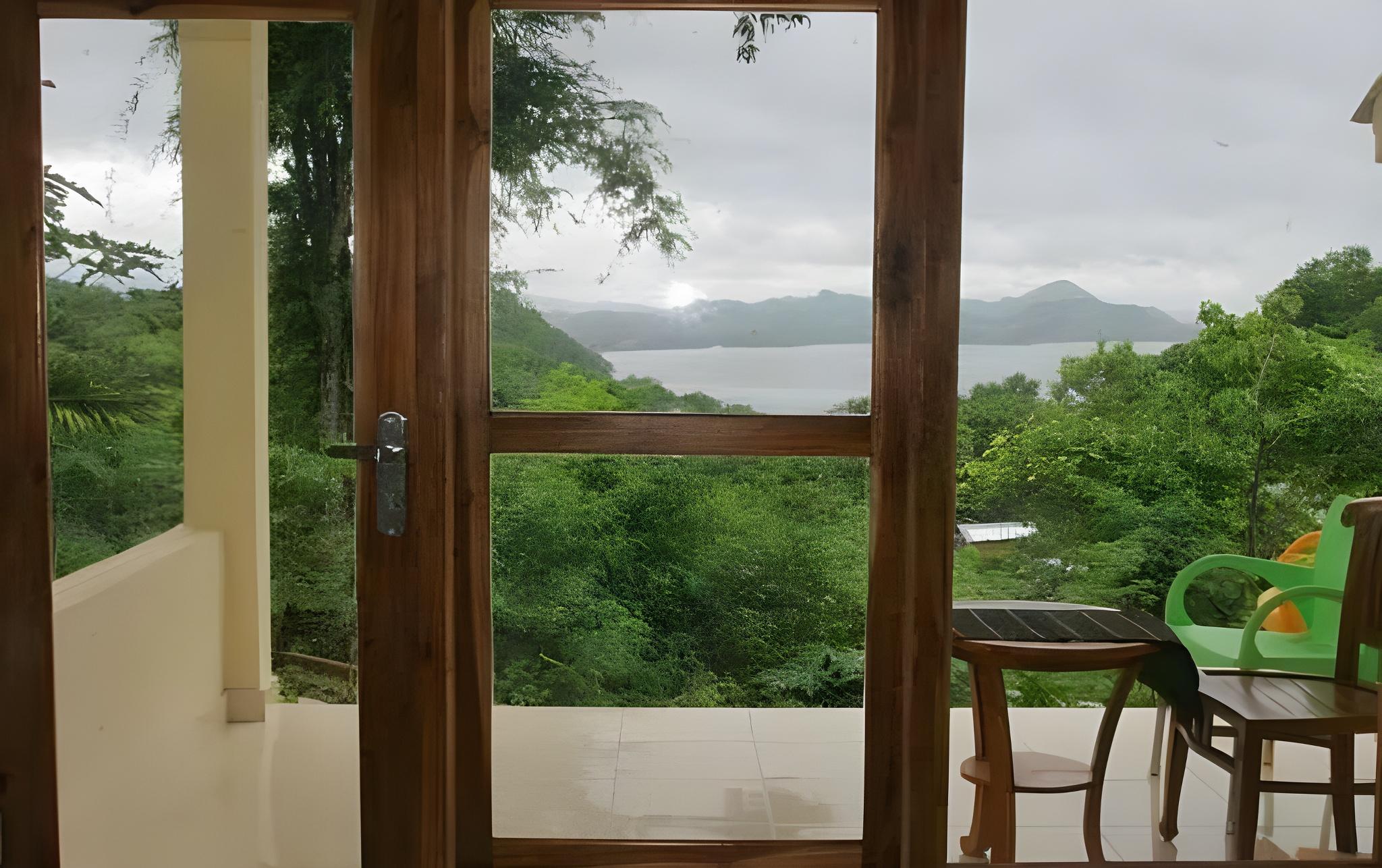 CF Komodo Hotel 34/36