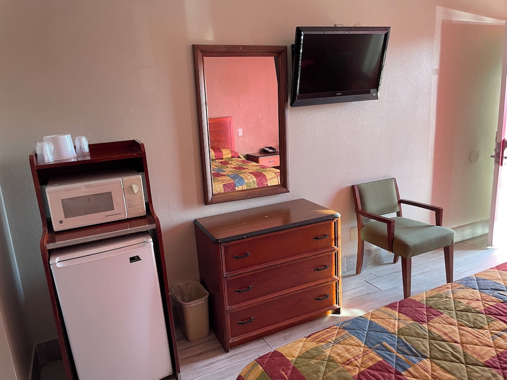 Heritage Inn And Suites 40/58