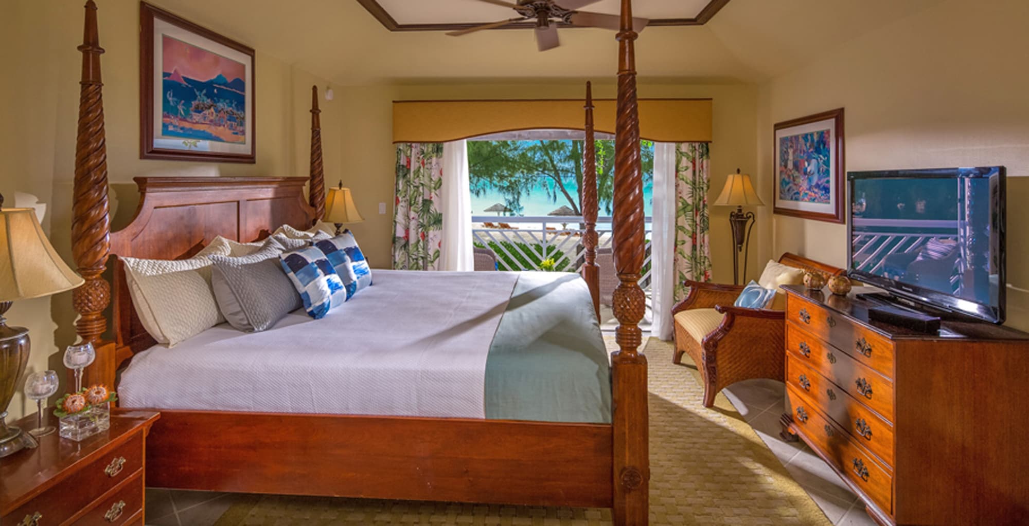 Concierge, 1 Bedroom, Luxury, Suite, King Bed, Sea Side