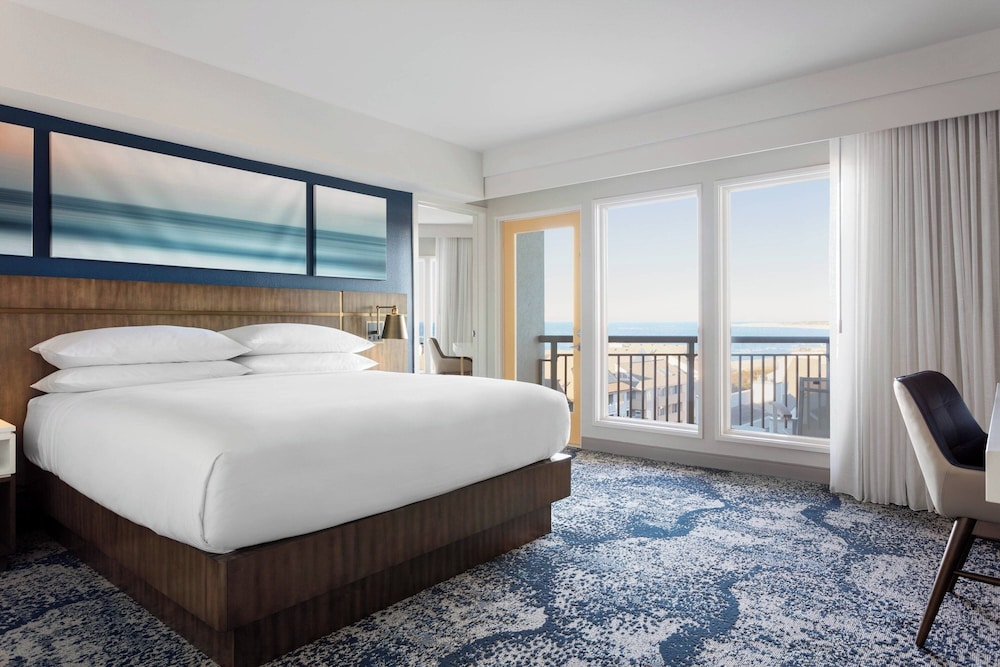 SUITE, KING BED, SOFA, ACCESSIBLE