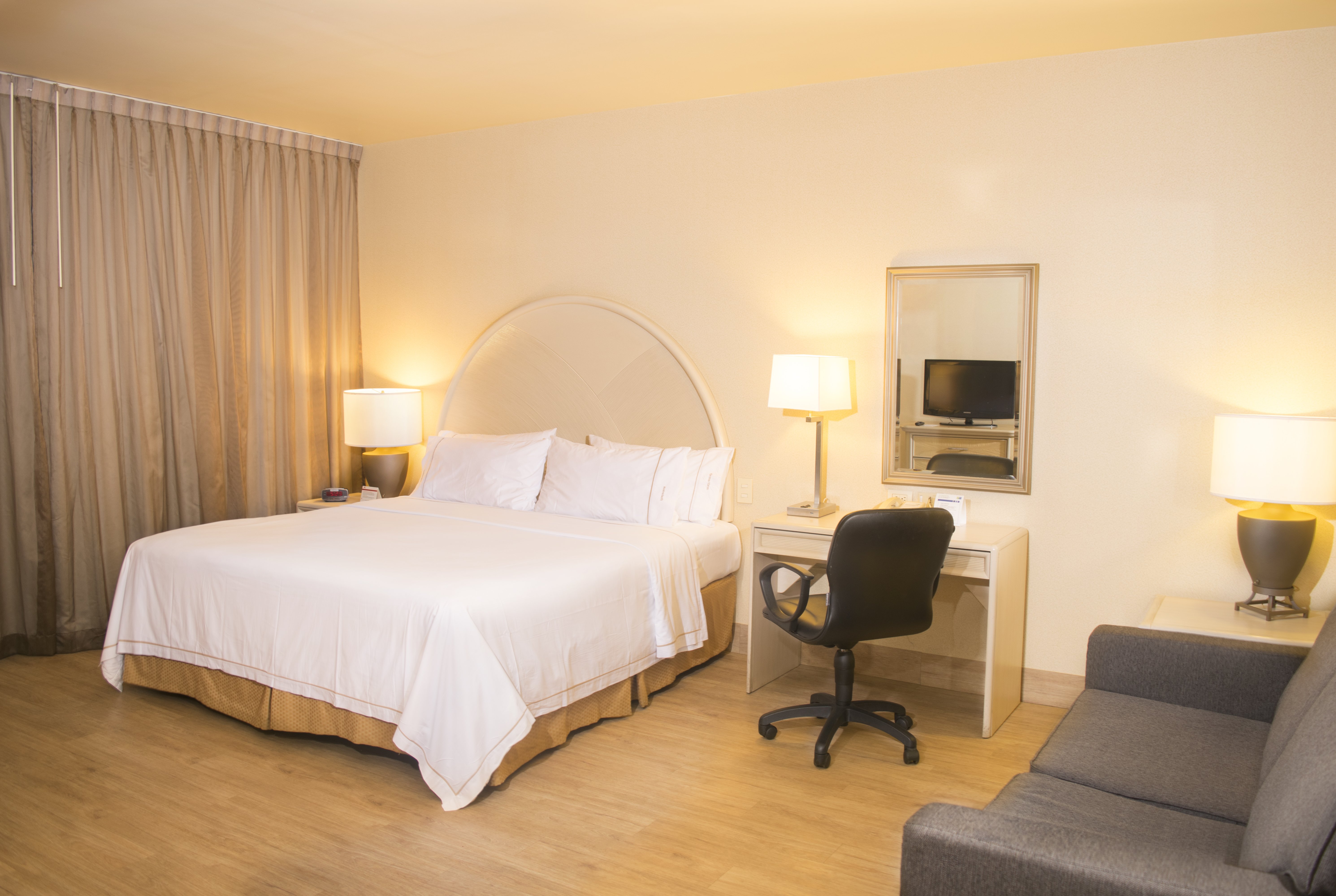 Holiday Inn Express Monterrey Galerias Sn Jeronimo 29/76