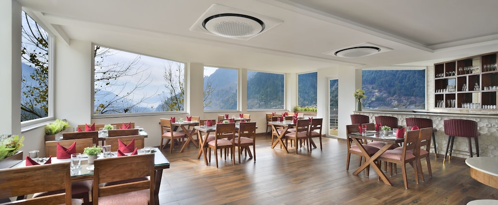 juSTa Grand View Resort & Spa Manali 61/73