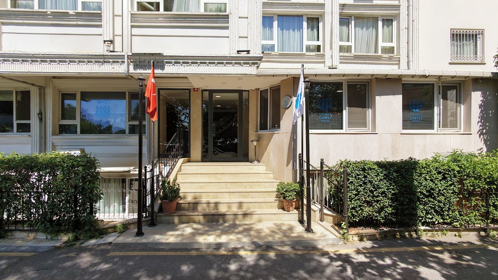 Ulubat Castle Hotel in ISTANBUL