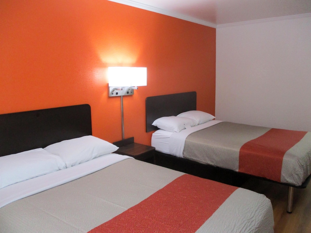 Motel6 Bay Minette, AL 24/42