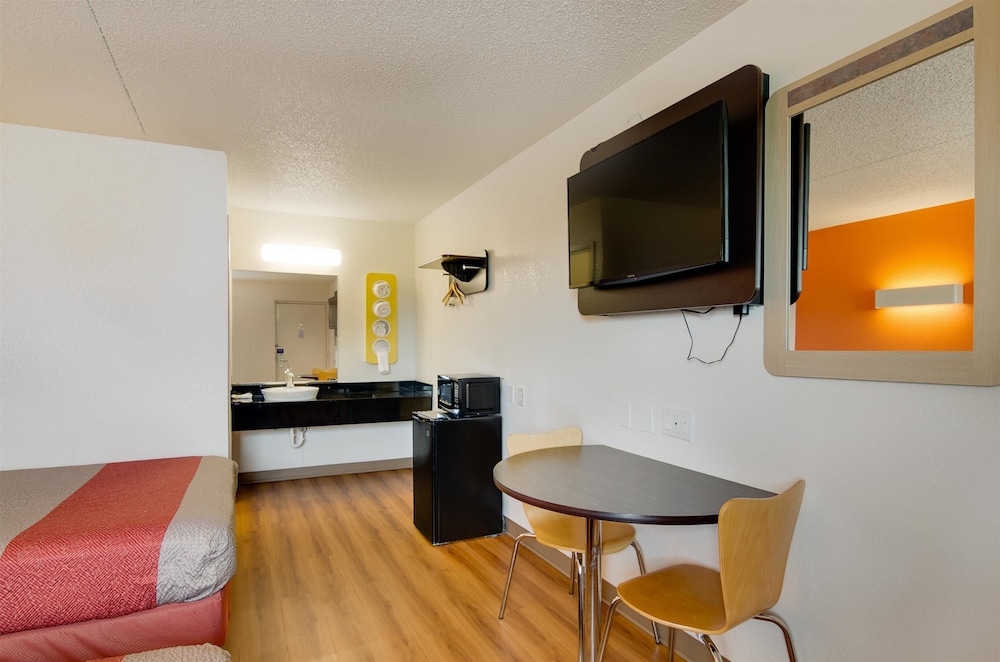 Motel6 Salina, KS 45/60
