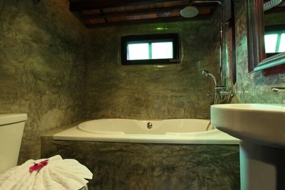 Nai Boutique House 33/36