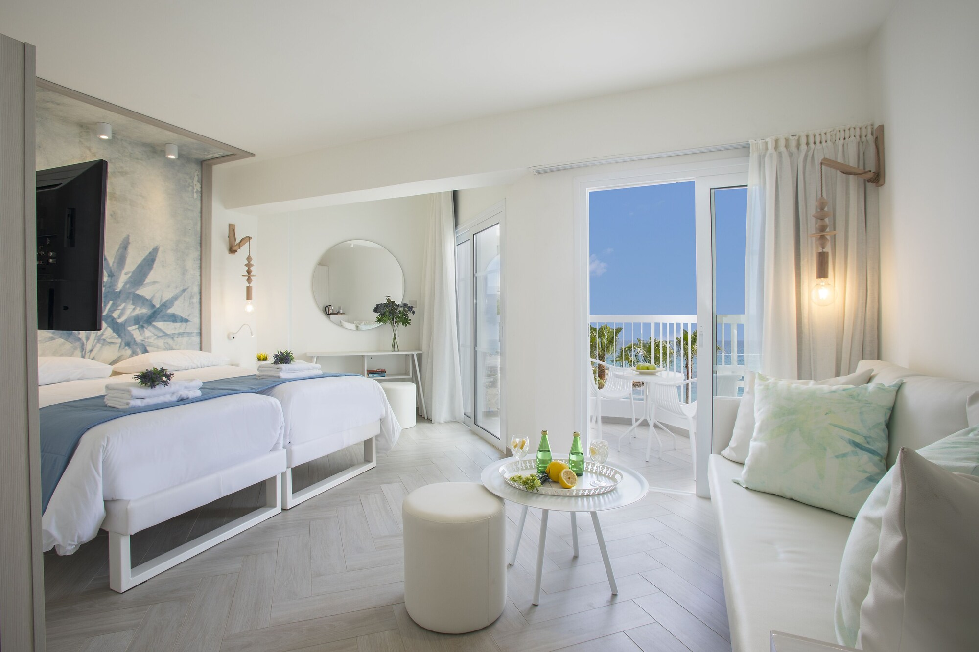 DELUXE, SUITE, INLAND VIEW