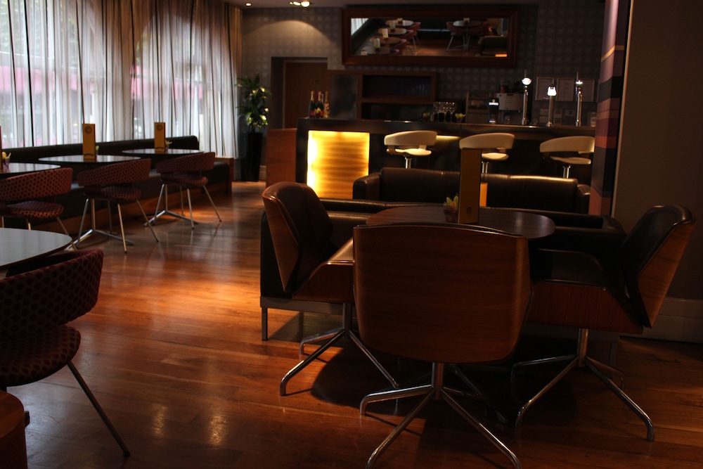 LEOPOLD HOTEL 32/50