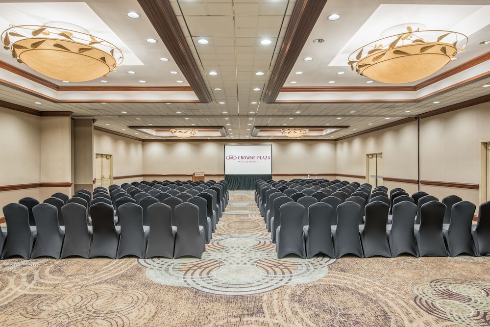Crowne Plaza Hotel Knoxville Downtown University 65/81
