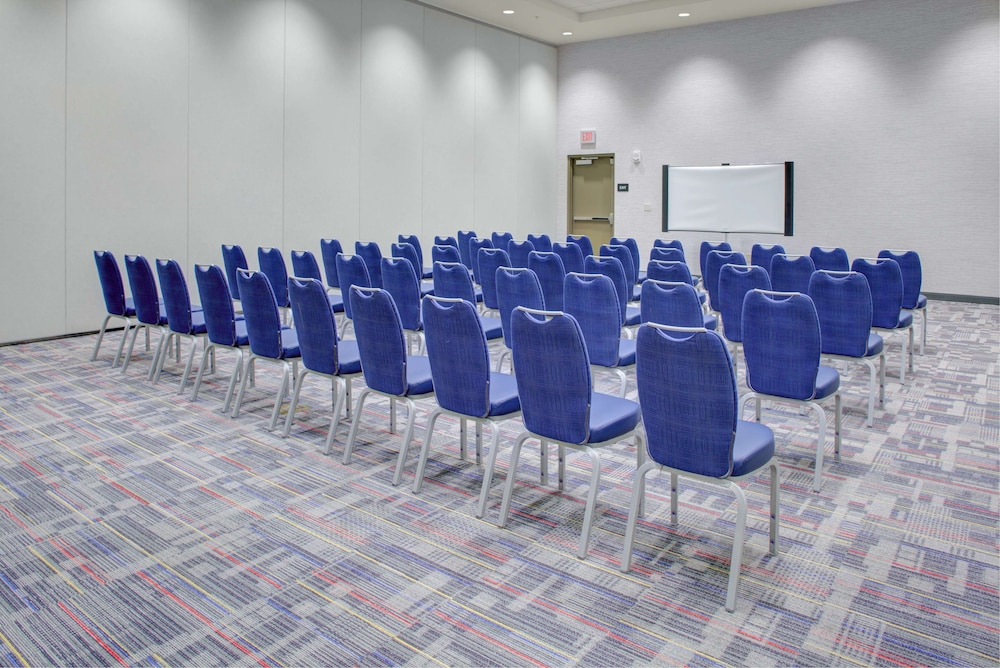 Hampton Inn And Suites Columbus Scioto Downs 36/40