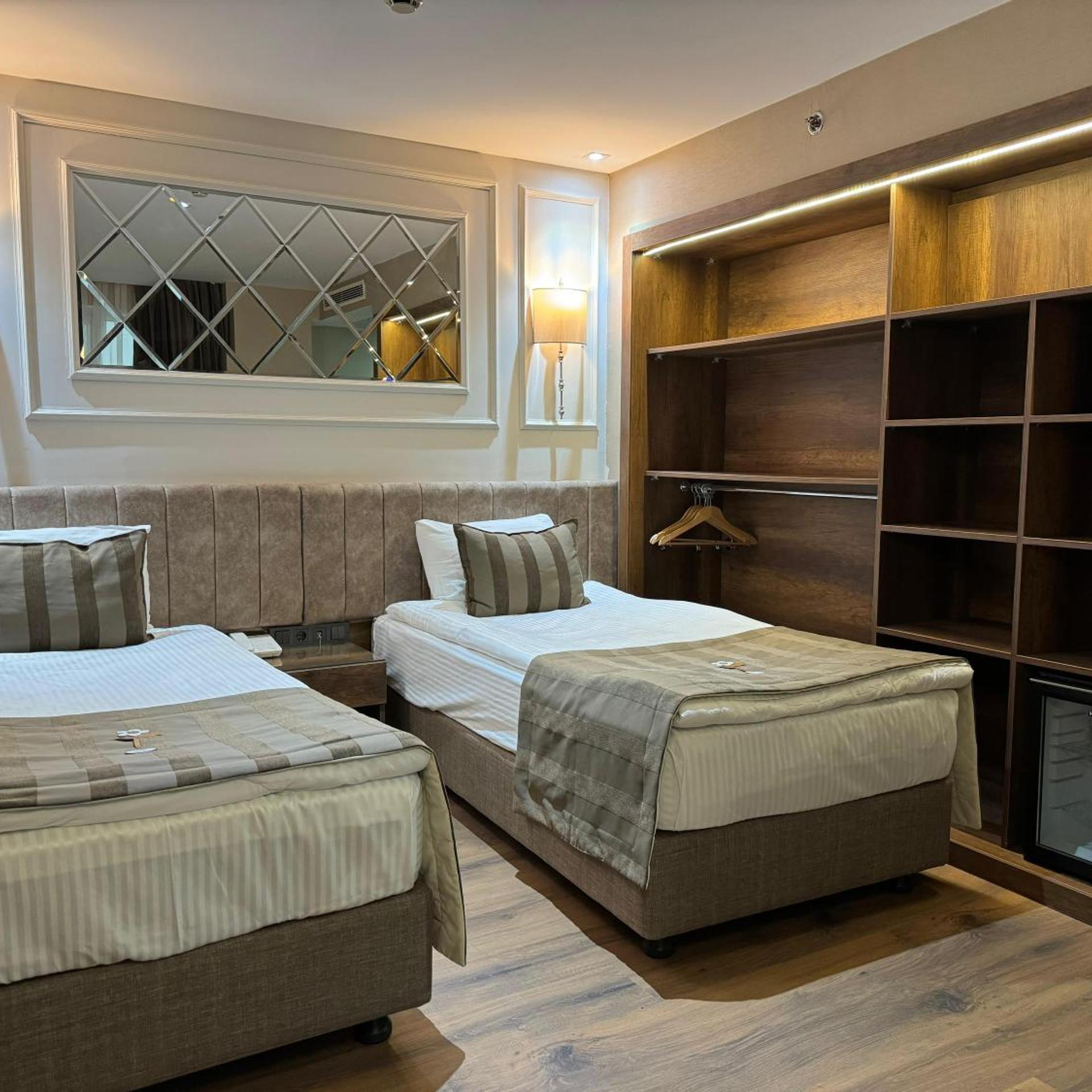 Standard, Double Bed, Atrium View
