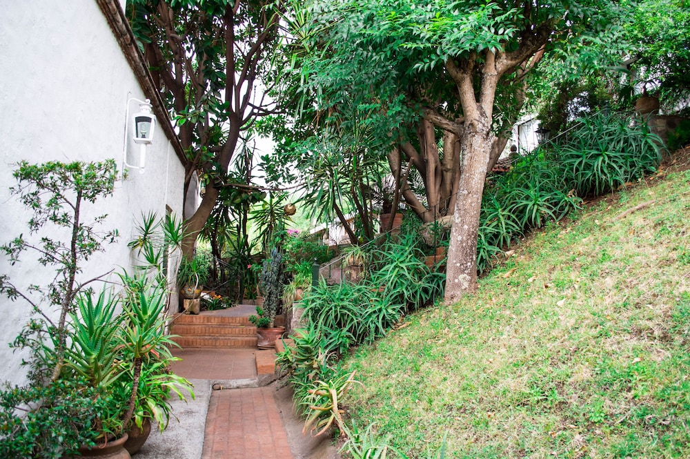 Casa de La Loma Hotel 58/67