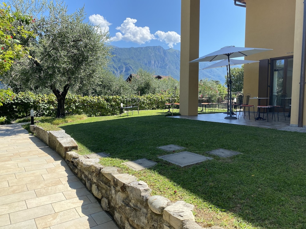Charming Bellagio Boutique Hotel 32/34