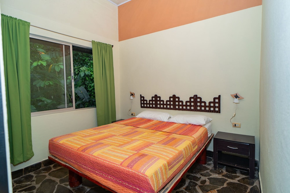 Heliconia Island 25/74