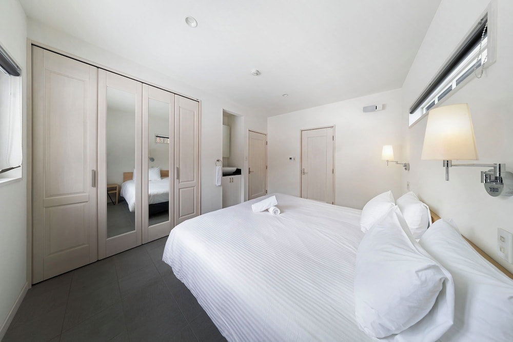 Powdersuites 7/45