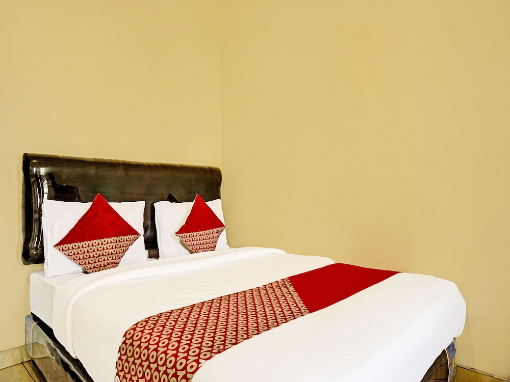 Super OYO 91535 J&b Rooms Tomang 20/35