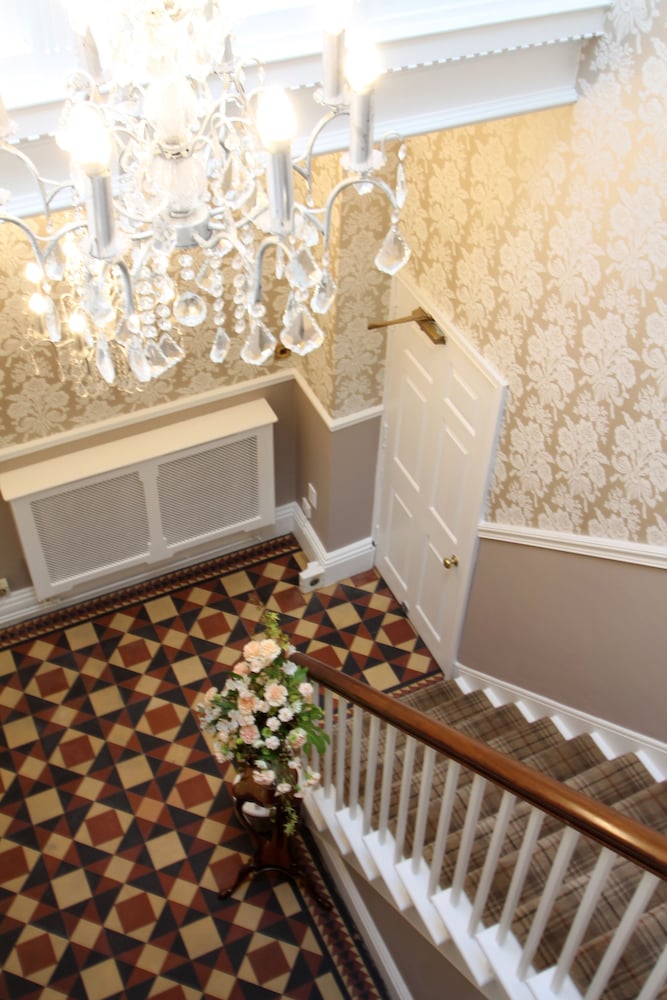 The Alexandra Court Hotel 37/37