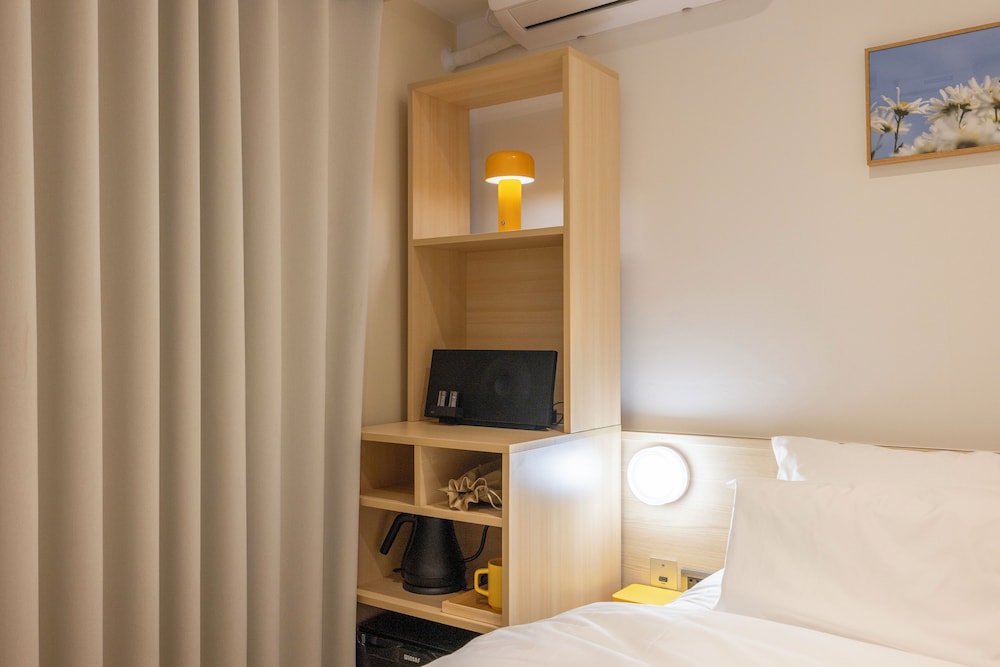 Namsan, Standard, Double Bed, with View، Myeongdong Guesthouse Como 3/4