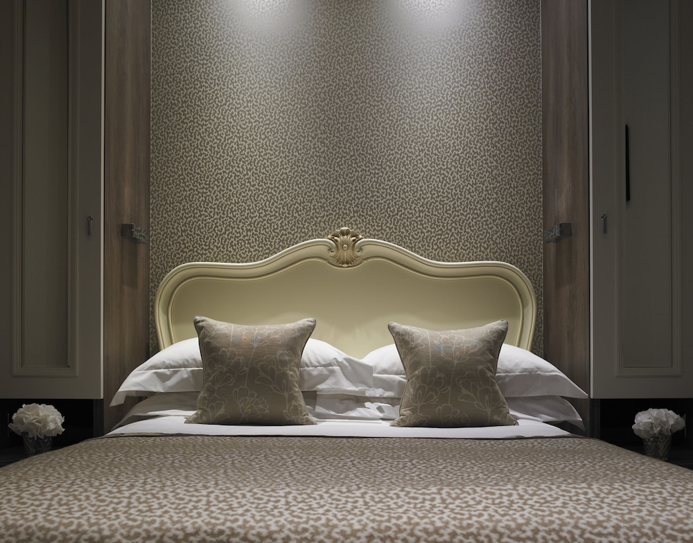 Flemings Hotel Mayfair 23/80