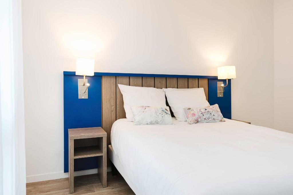 Upgrade, Queen Bed