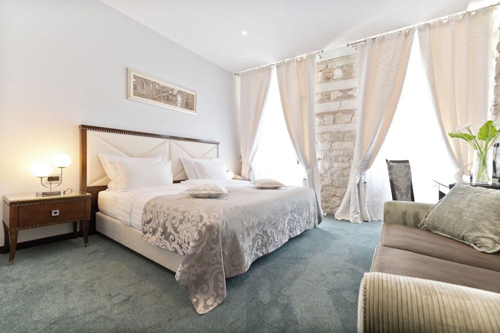 Heritage Hotel Antique Split 25/60