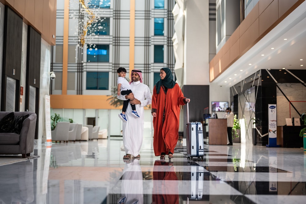 كراون بلازا الرياض منهال(Radisson Blu Hotel and Convention Center, Riyadh Minhal) 33/67