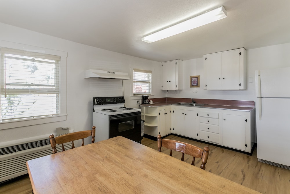Skylark Shores Resort 27/50