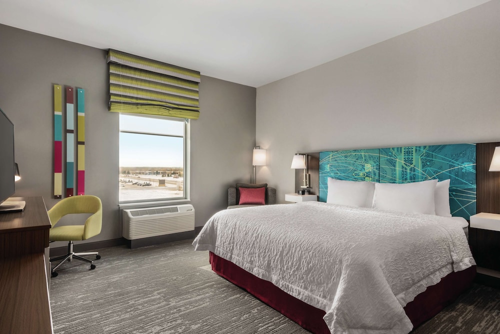 Hampton Inn Brooklyn Park, MN 12/36