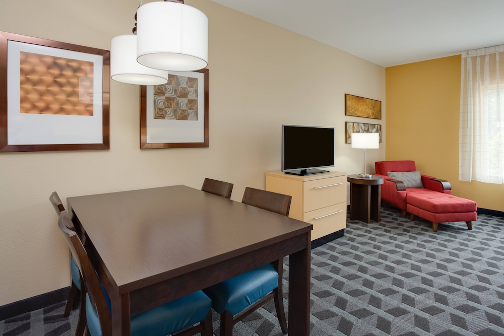 Towneplace Suites By Marriott Gainesville Northwest 15/23