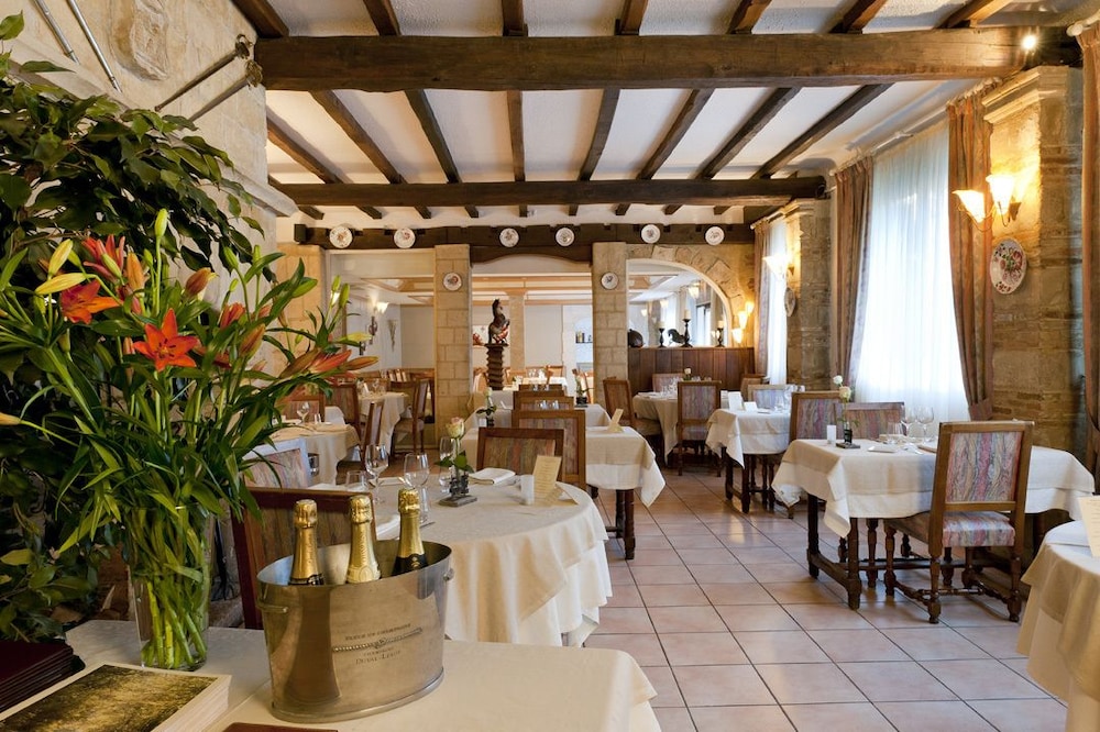 Logis Hotel Le Cheval Rouge 13/26