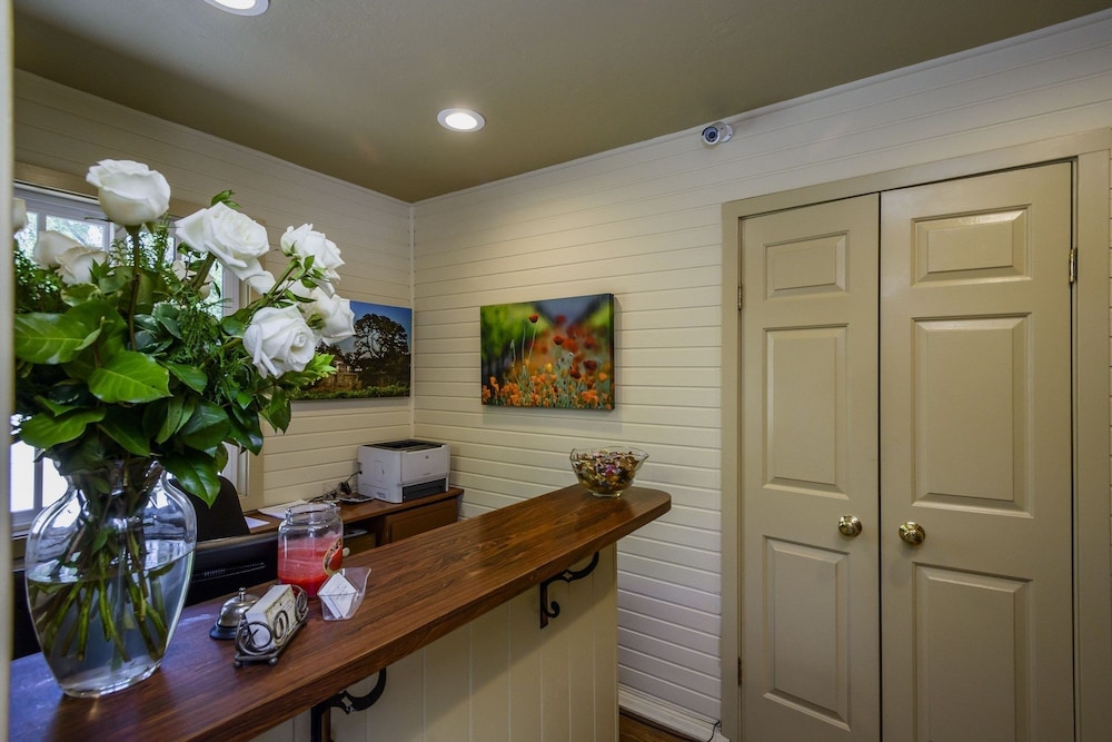 The Jack London Lodge 12/45