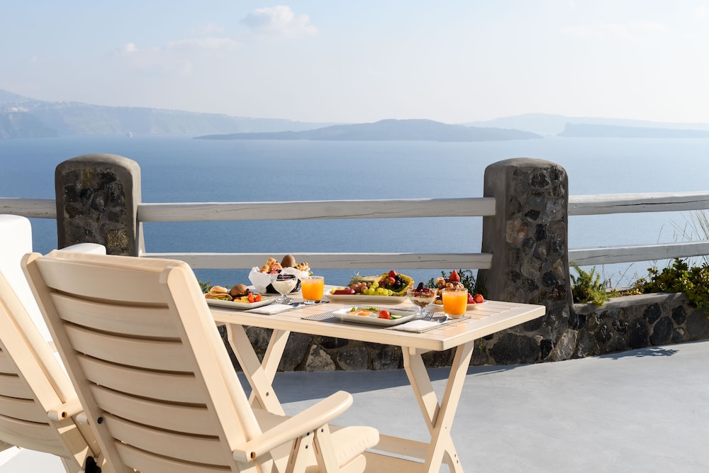Thirea Suites and Studios - Adults Only 35/50