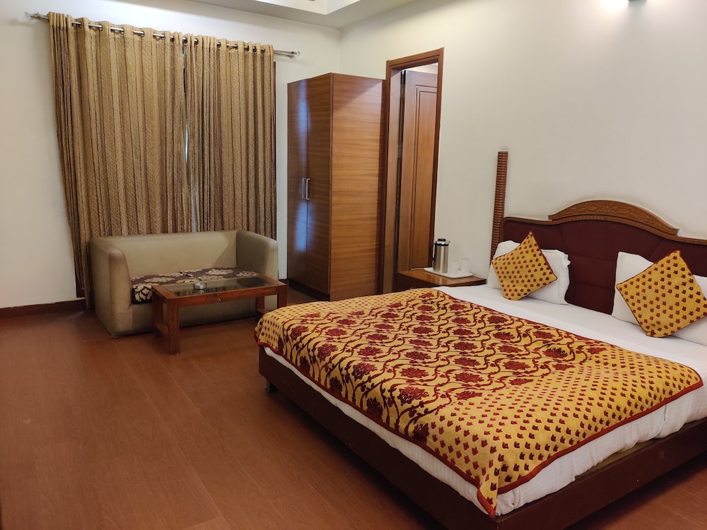 Hari S Court Hotel Delhi 17/45