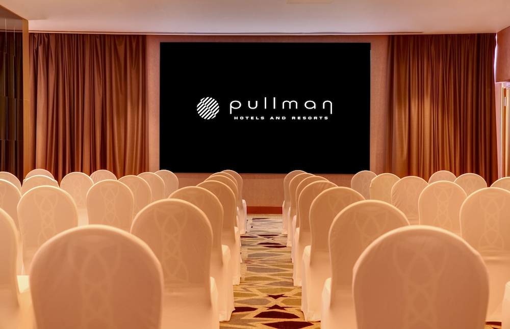 Pullman Hotel Sharjah 55/63