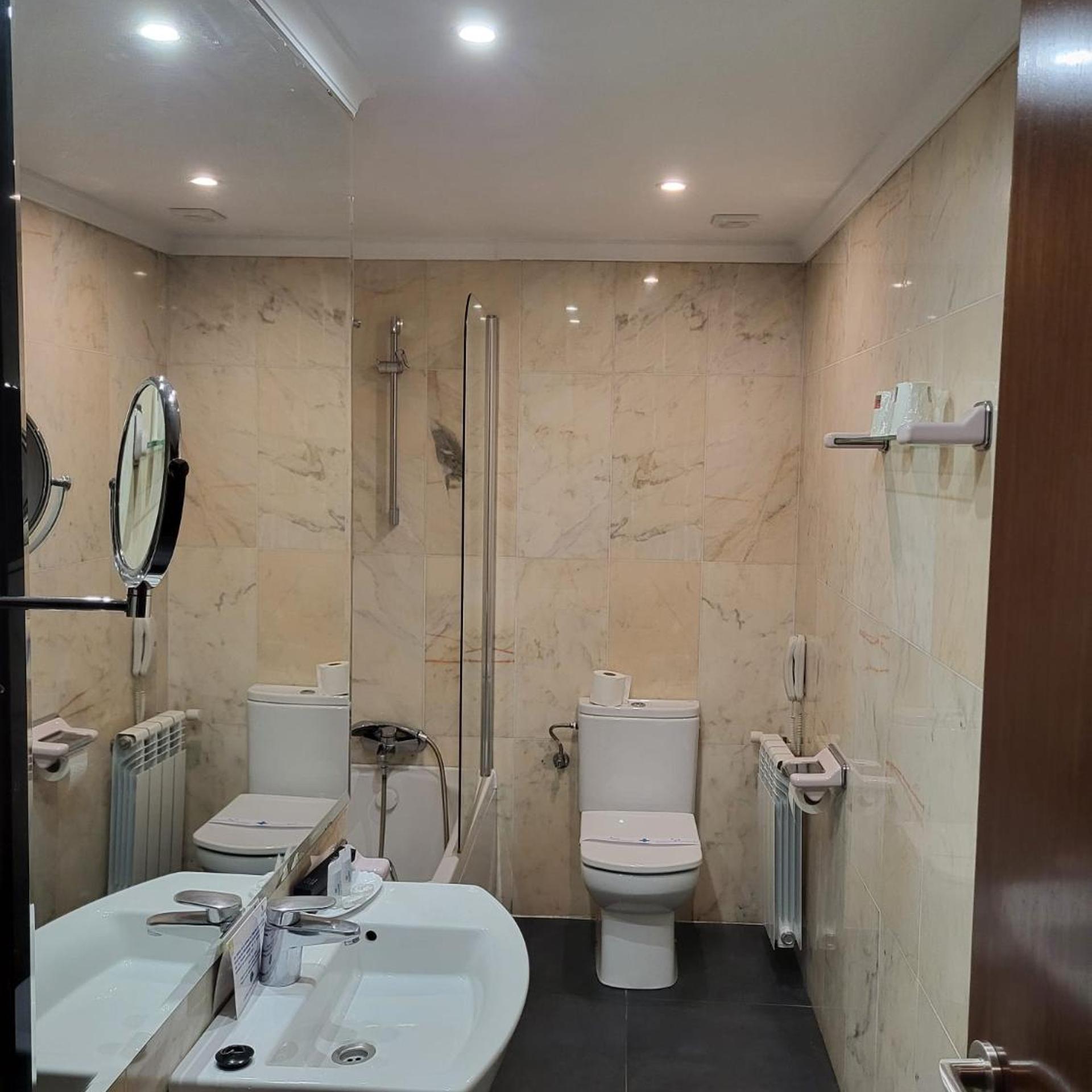 Hotel Leonor Miron 55/55