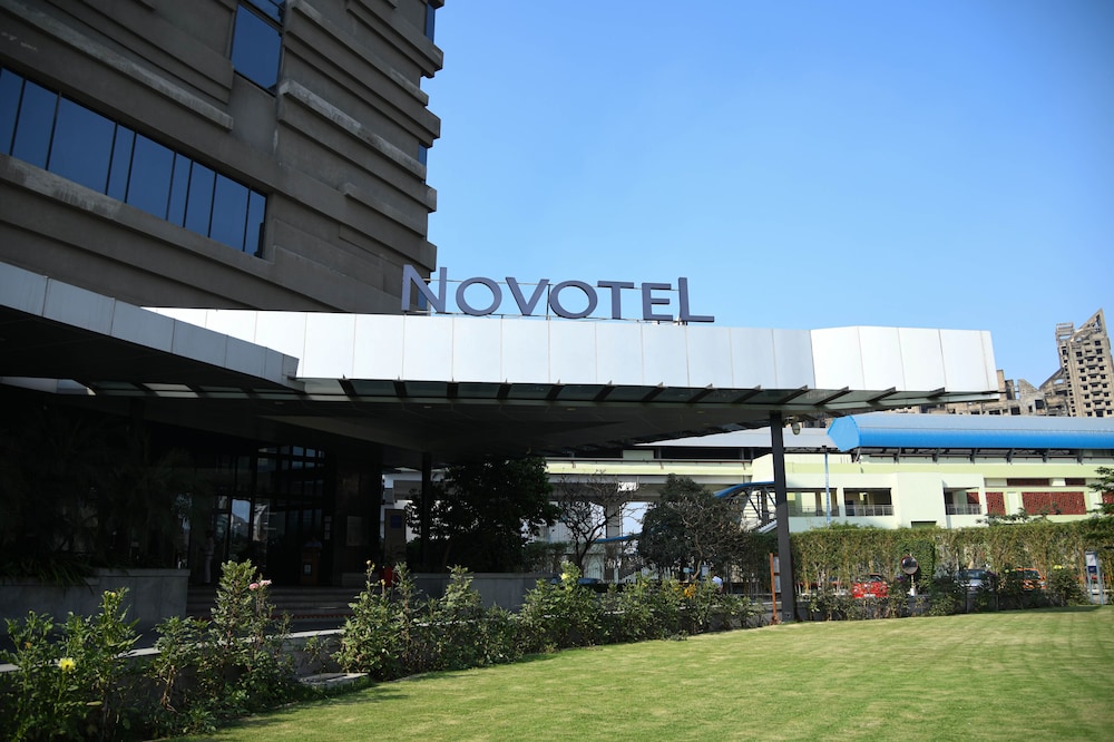 NOVOTEL KOLKATA HOTEL AND RESIDENCES 71/74
